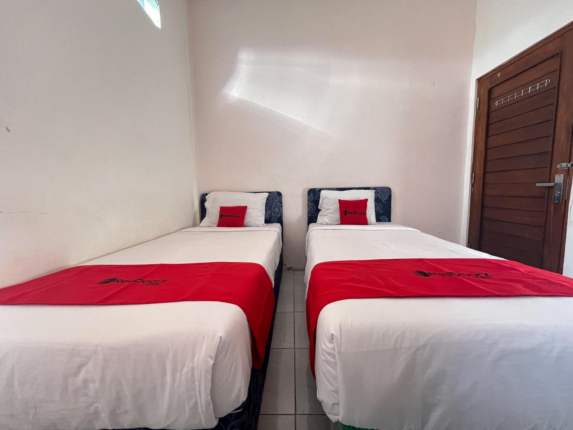 Reddoorz Syariah At Falisha Umy Ngabean Ngoại thất bức ảnh