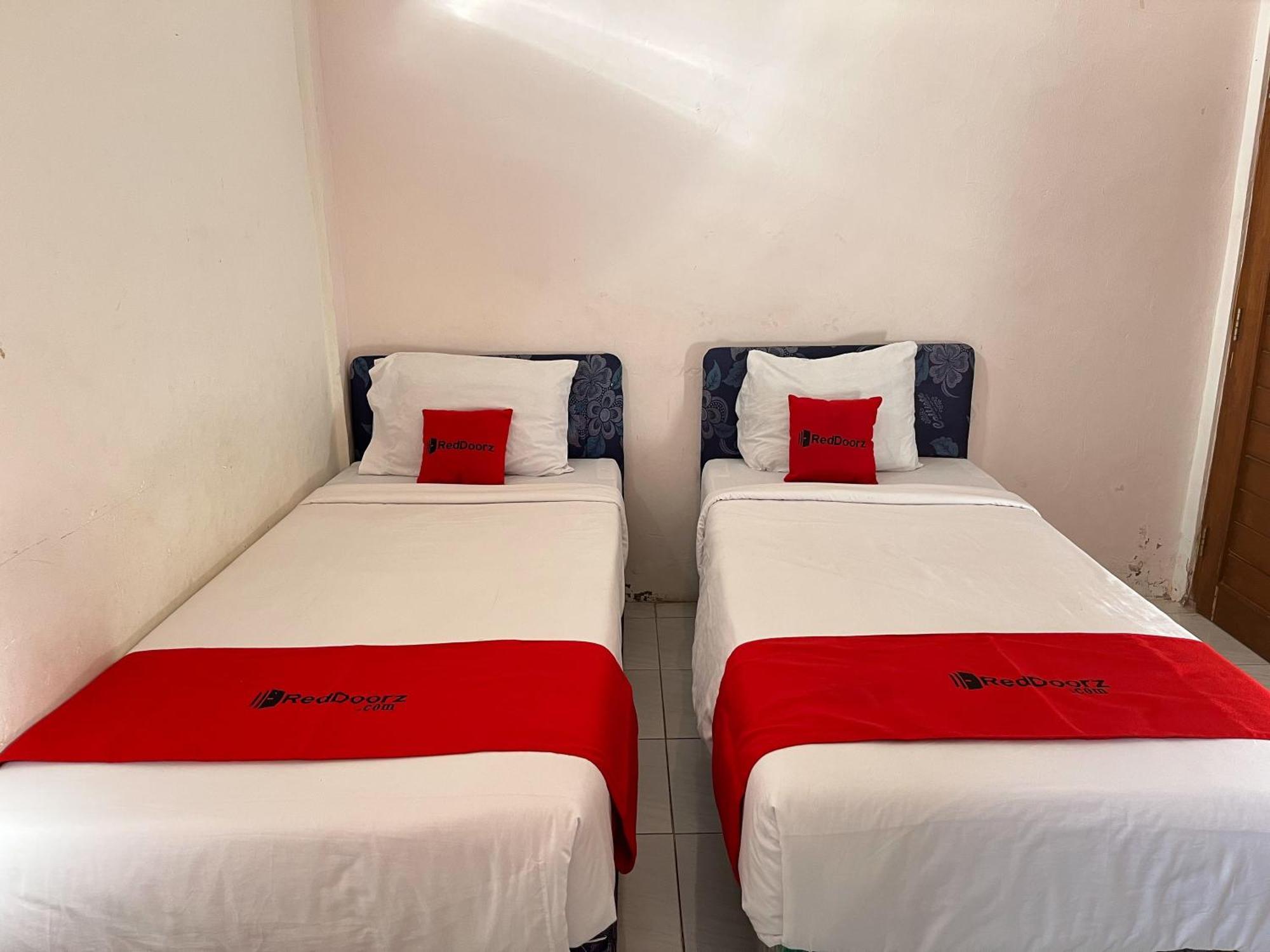 Reddoorz Syariah At Falisha Umy Ngabean Ngoại thất bức ảnh
