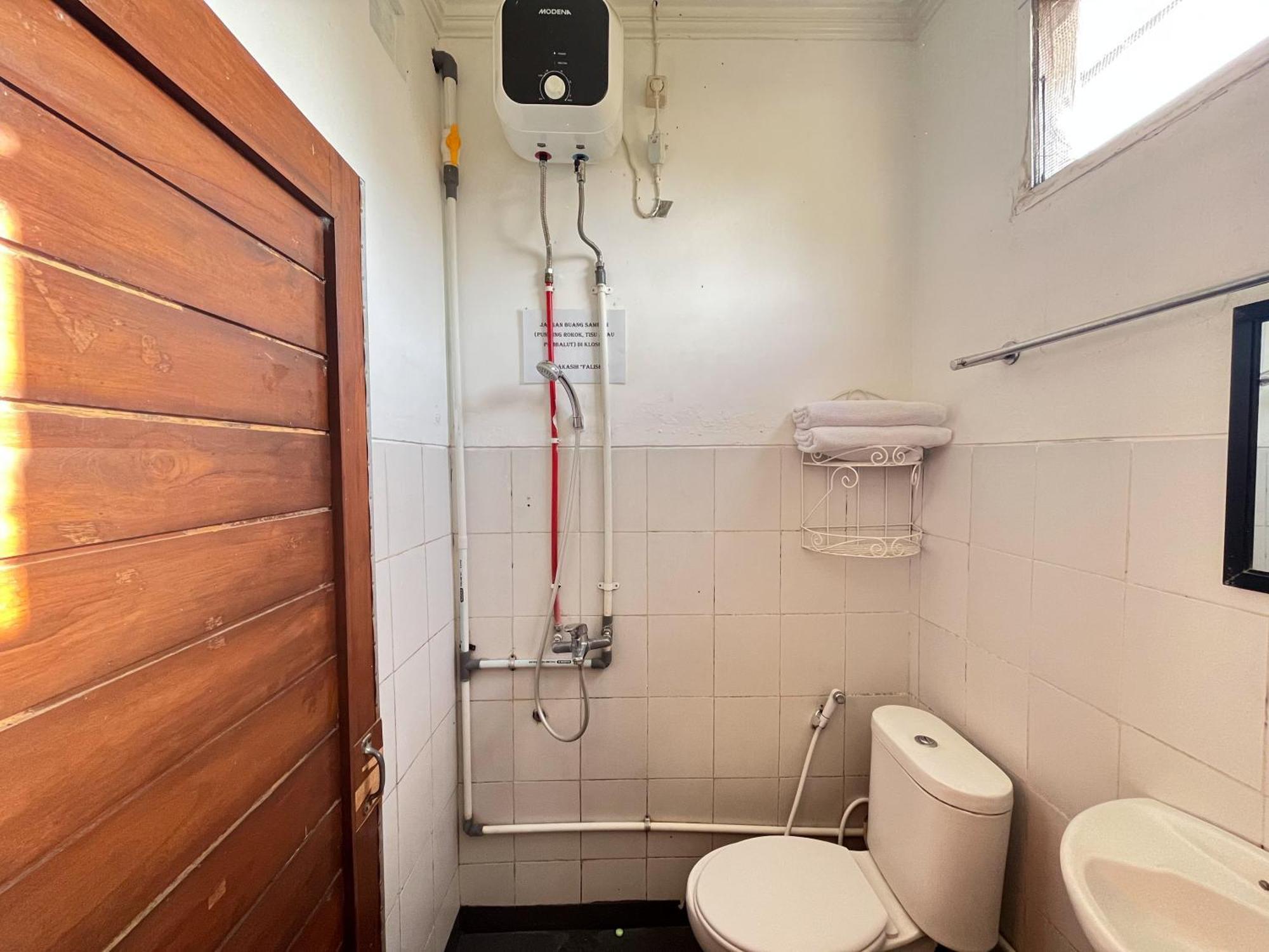Reddoorz Syariah At Falisha Umy Ngabean Ngoại thất bức ảnh