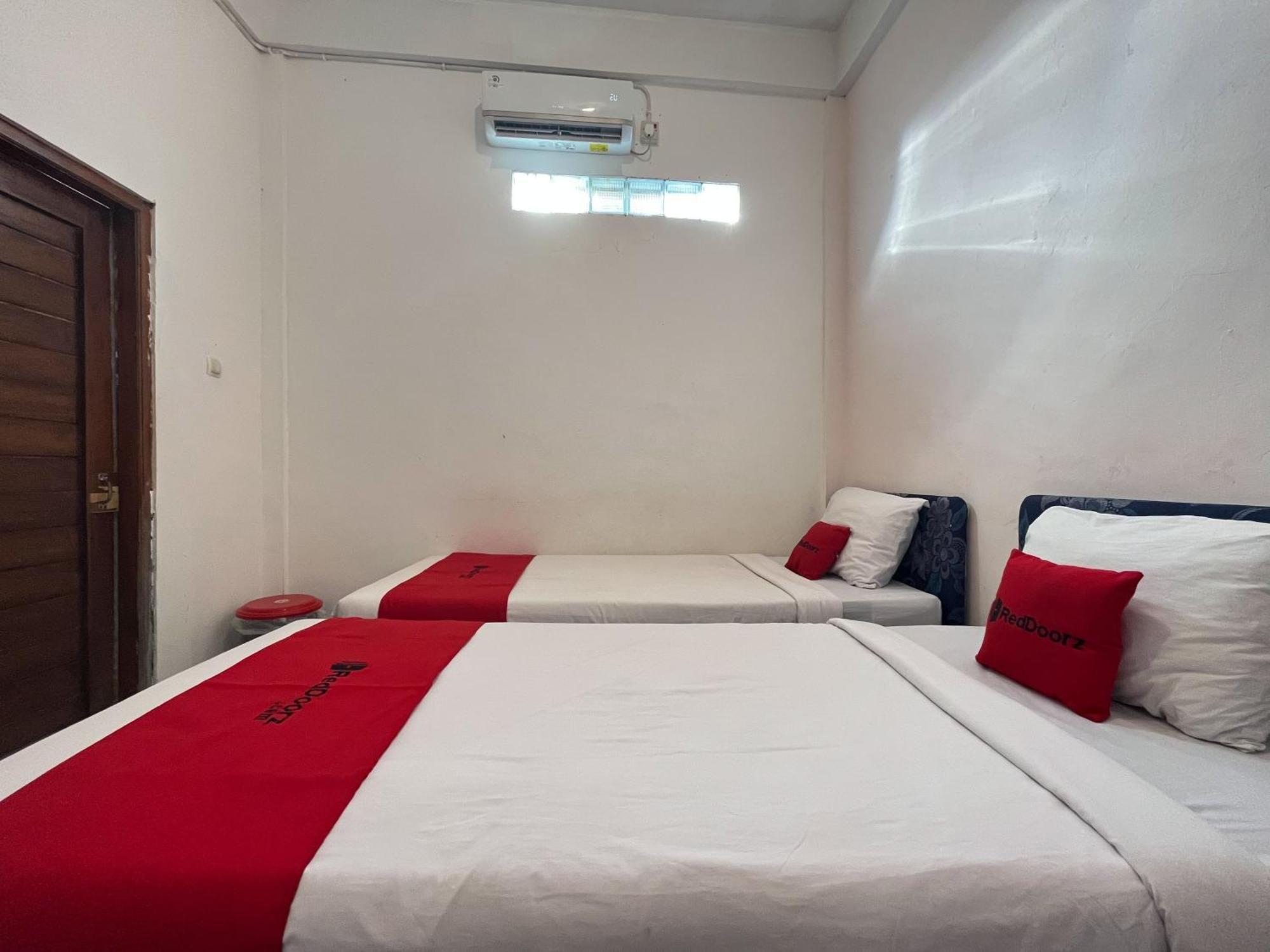 Reddoorz Syariah At Falisha Umy Ngabean Ngoại thất bức ảnh